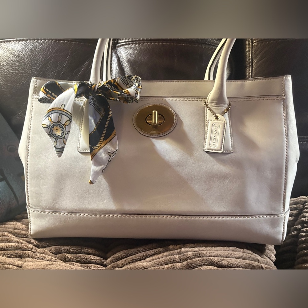 NOT FOR SALE Coach White Leather Turnlock Tote Satchel – Style No. H0873-11554